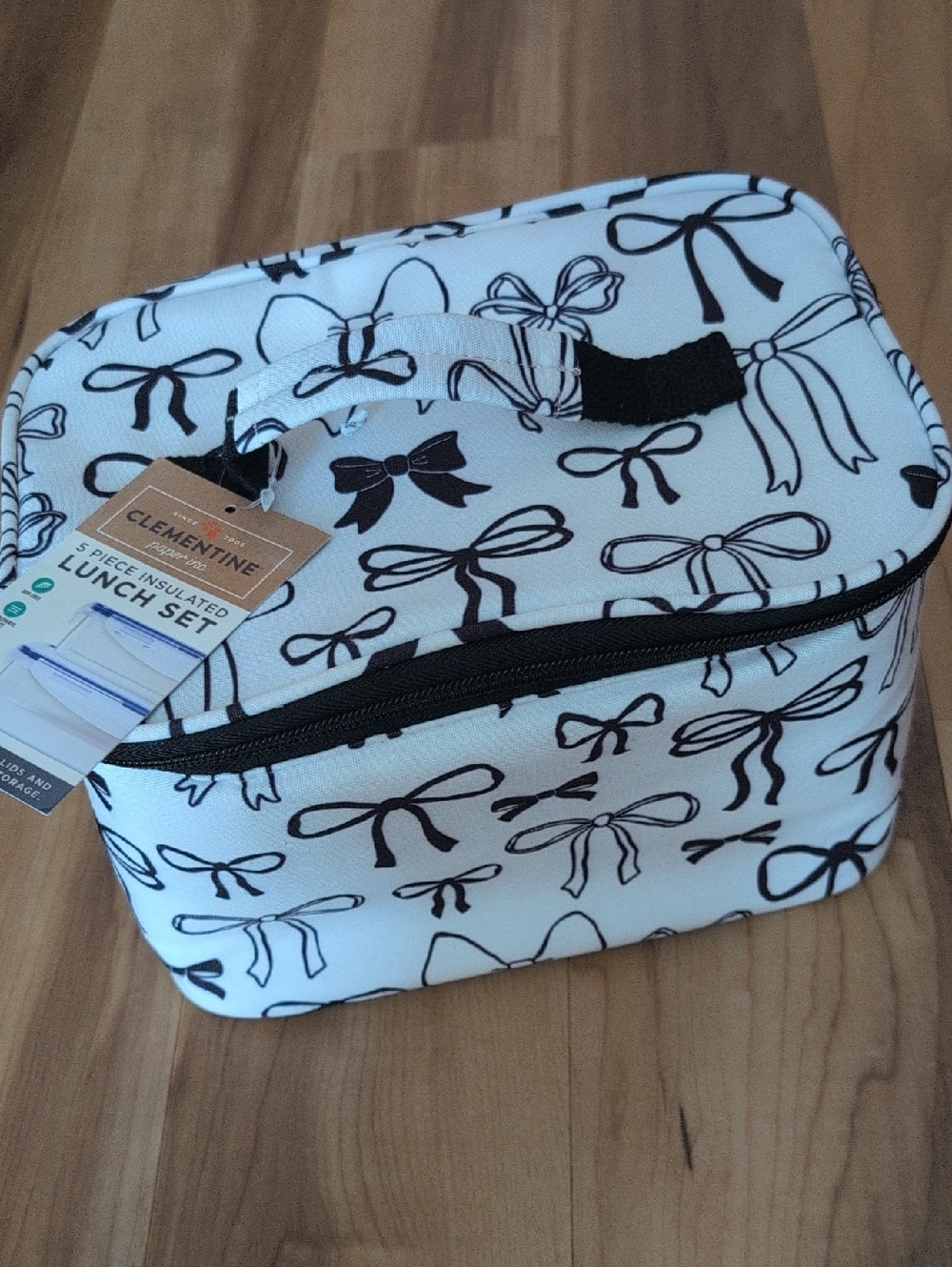 White & Black Bow Print Insulated Lunch Bag